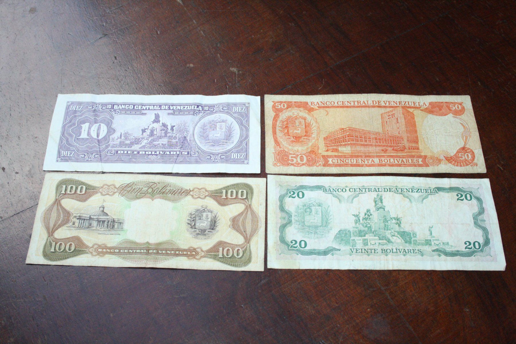 Banconote: Venezuela 4 billets différents – Usato da Cormondrèche venduto da Hermes.monnaies 1