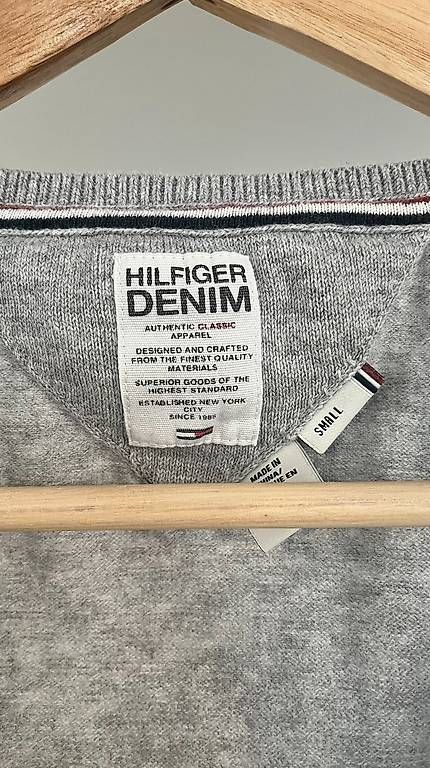 Pullover & Sweatshirts: Hilfiger Pullover Gr. S – Gebraucht aus Liestal von Schatzsucher90 1