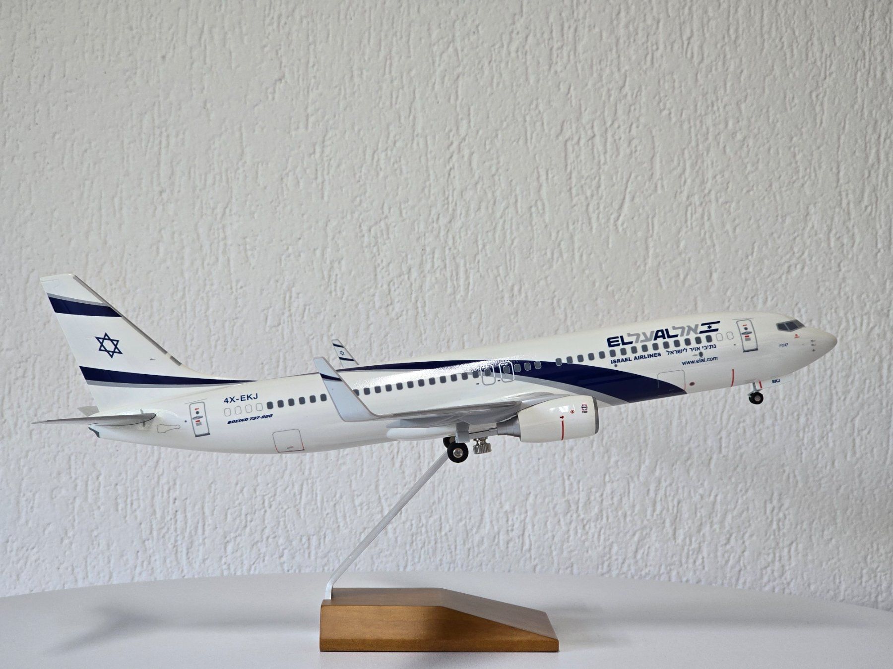 Modellbausätze & Standmodelle: Daron, Sky Marks, SKR 8225, ELAL, Boing 737-800, Vitrine – Neu (gemäss Beschreibung) aus Kloten von Nicola2 7