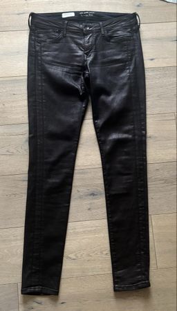 Pepe Jeans, dunkles bordeauxviolett, Gr. 30/32, neuwertig