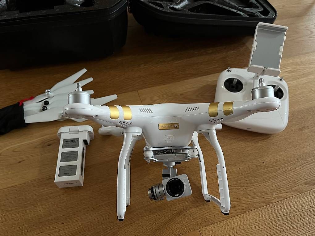 DJI Camcorder: DJI Phantom 3 SE 4K – Gebraucht aus Vésenaz von DanyMR12