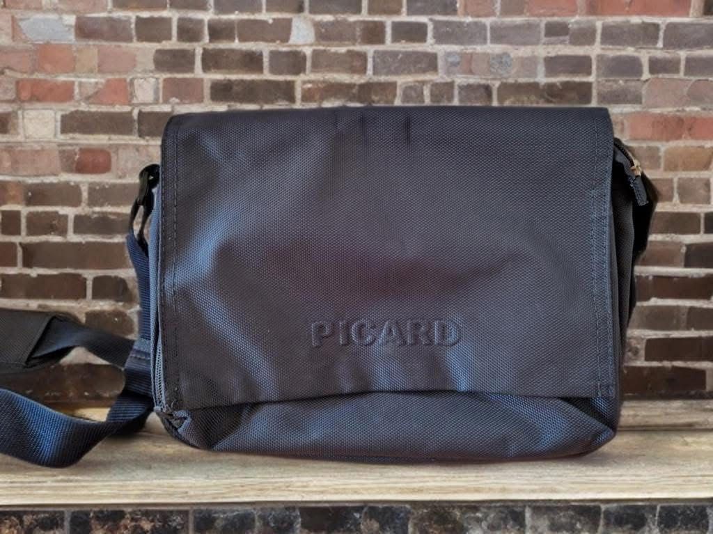 Picard Taschen: Dunkelblaue Umhängetasche von Picard – Gebraucht aus Hittnau von Katzenherz