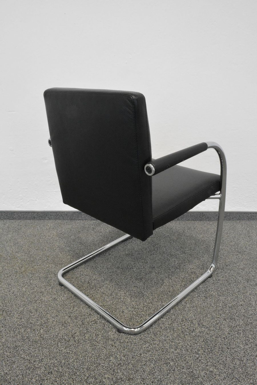 Vitra Sedie: Vitra Visasoft Freischwinger Premium Leder Schwarz – Usato da Schönenwerd venduto da mcofficeshop 3