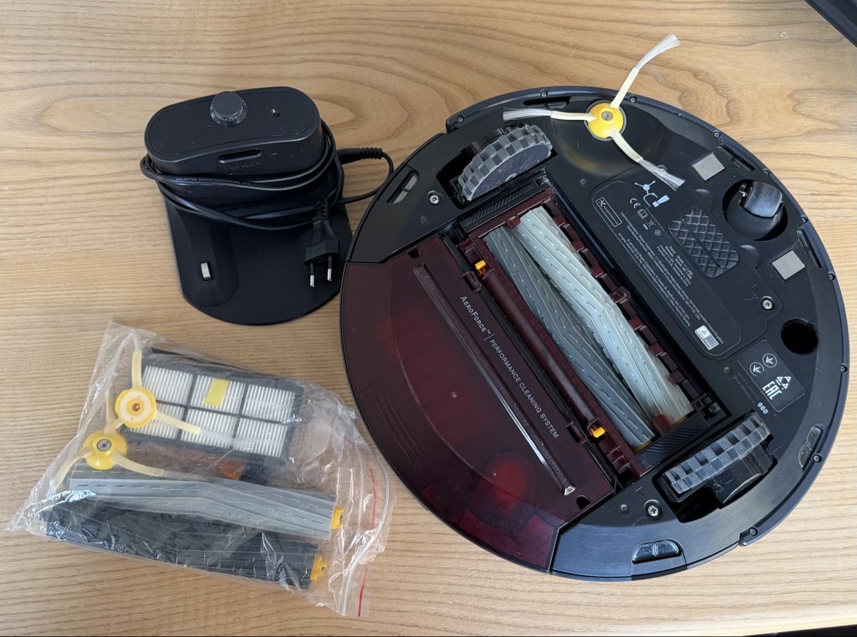 Irobot Staubsauger & Zubehör: Aspirateur robot iRobot Roomba 960 – Gebraucht aus Châtel-Montsalvens von lis_8dd6 1