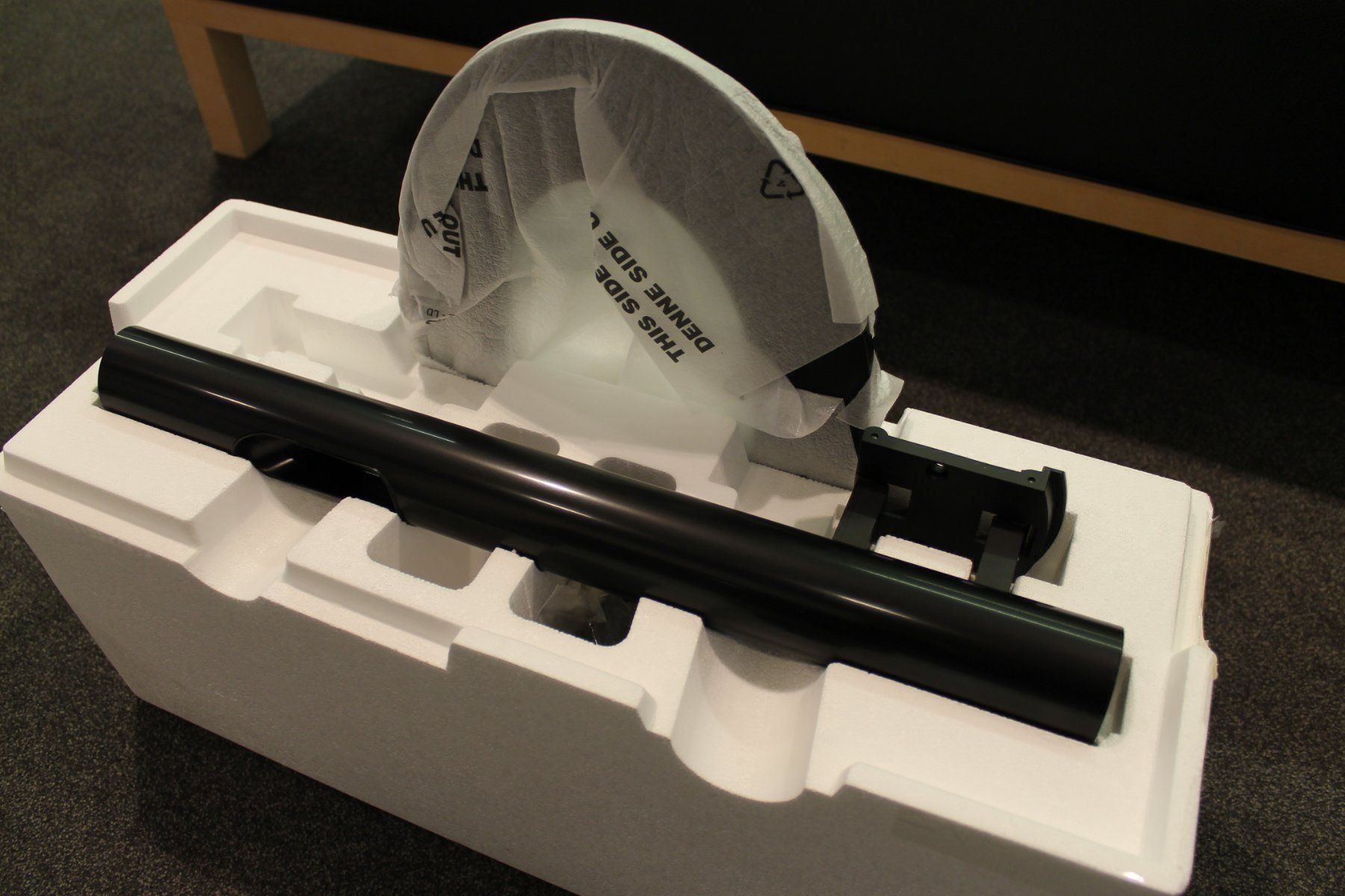 Bang & Olufsen Televisori: BeoVision 7-32 Tischstandfuss 4097 – Nuovo e nell'imballaggio originale da Hochdorf venduto da av-electronics 1