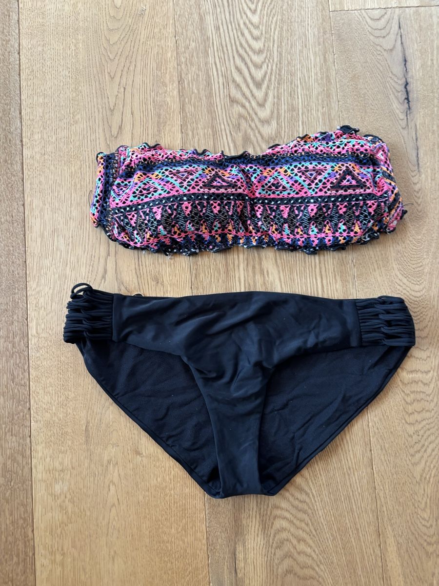 Costumi da bagno & Bikini: Bikini Set, buntes Oberteil, schwarze Hose, Gr. M – Nuovo (secondo la descrizione) da Celerina venduto da Heli87