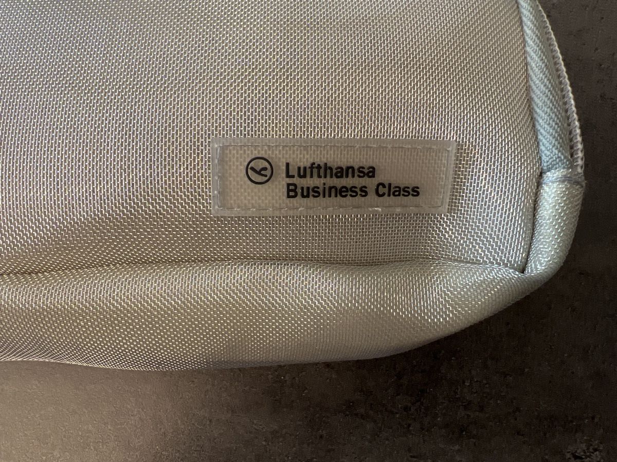 Custodie per cosmetici: Lufthansa Business Class Necessaire/ Vanity Bag – Nuovo (secondo la descrizione) da Euthal venduto da 99Antik 2