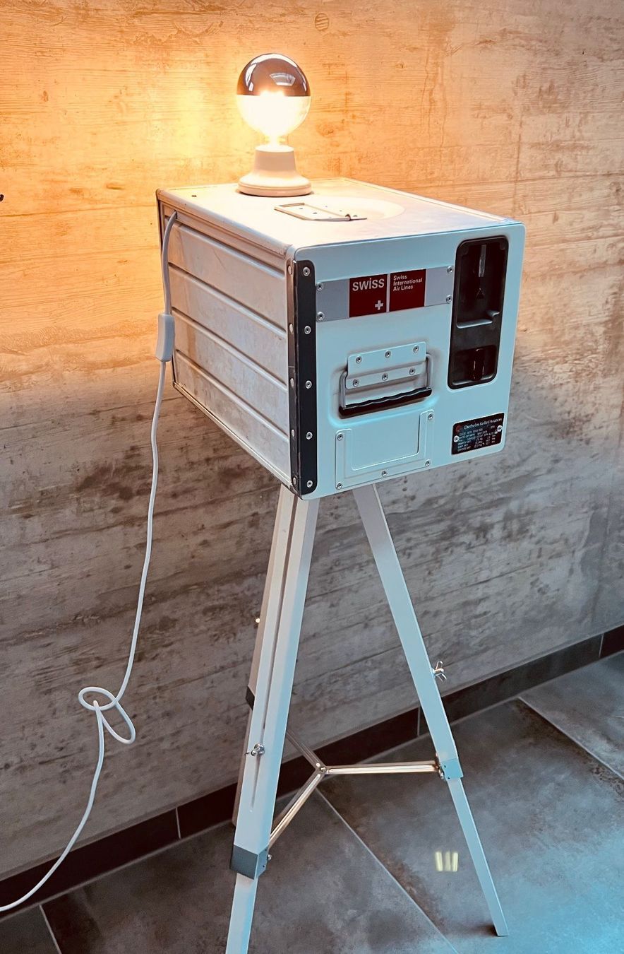 Cassettiere: Swiss Flugzeugtrolley – Usato da Fruthwilen venduto da bodensee_manufaktur 6
