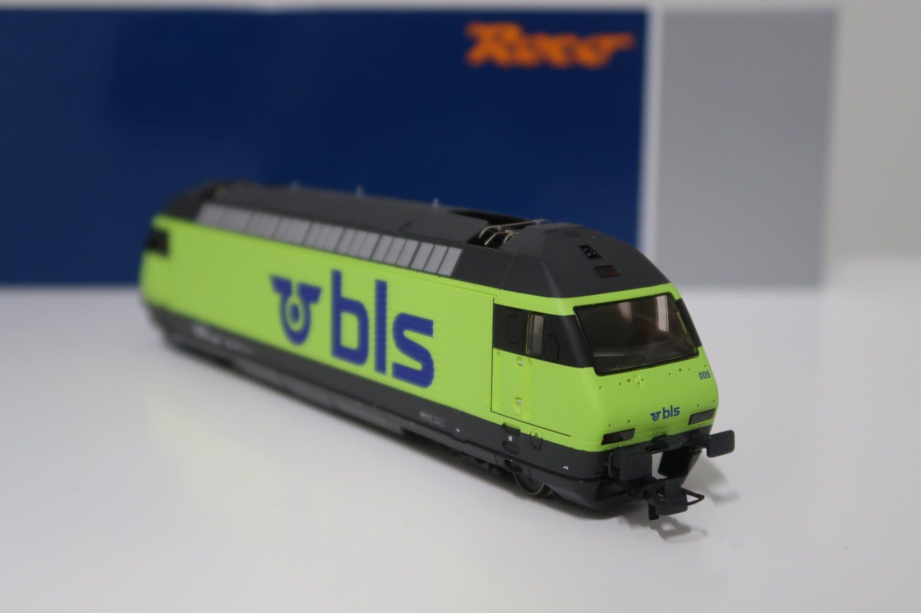 Roco Modellini di ferrovie: Roco BLS Re 465 009-9, DC – Nuovo e nell'imballaggio originale da Dättwil AG venduto da Bastiano_Coimbra 5