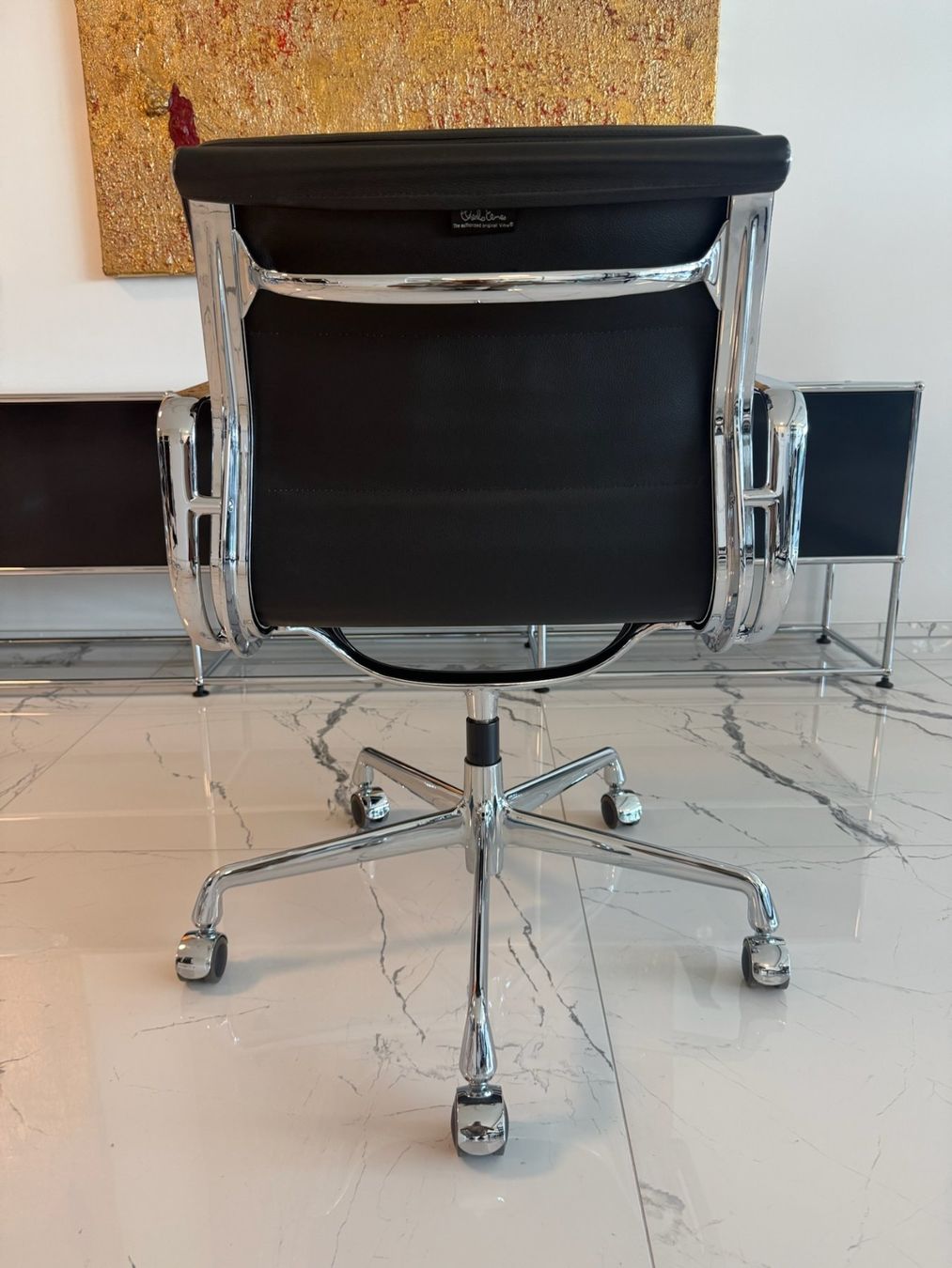 Vitra Sedie: Vitra EA 207 mit Rollen Leder Schwarz – Usato da Oberrieden venduto da Chelios7 4