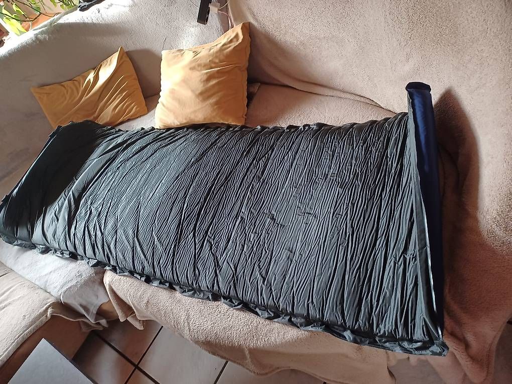 Tapis de sol: Selbstaufblasbare Isomatte  – D'occasion à Niederbipp par flodur55 2