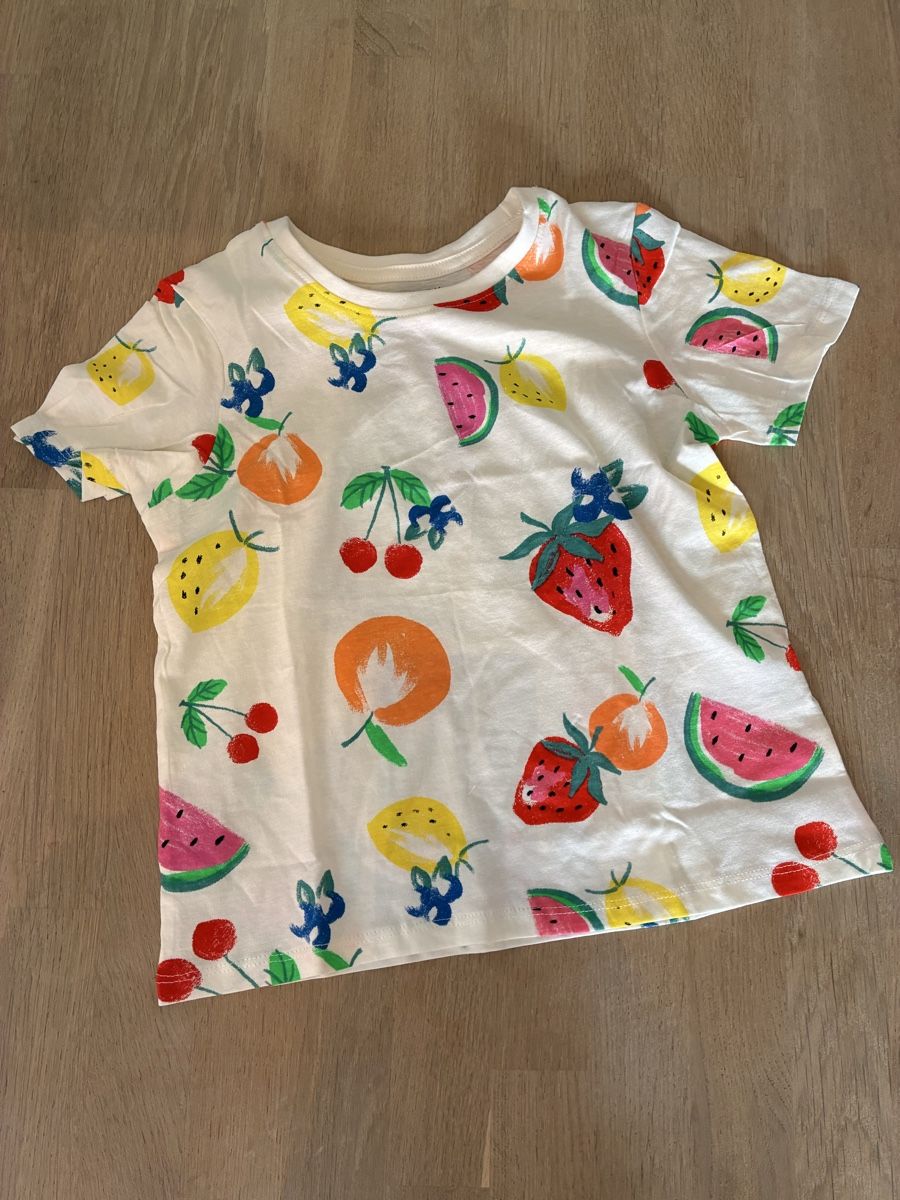 Camicette, T-shirt & Top: Schönes Tshirt Gr. 128, Neu – Nuovo (secondo la descrizione) da richterswil venduto da lunamarie001