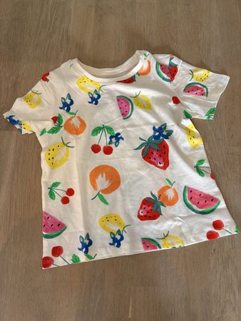 Schönes Tshirt Gr. 116, Neu