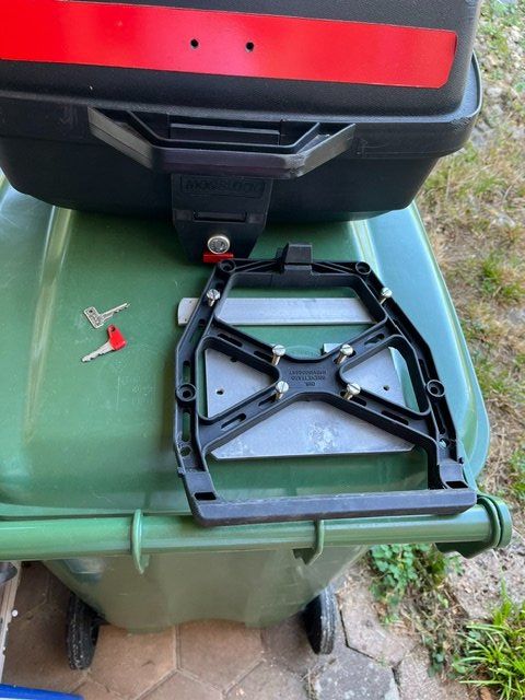 Topcase: Topcase aus massivem Kunststoff – Usato da Hersberg venduto da Jeep56 2