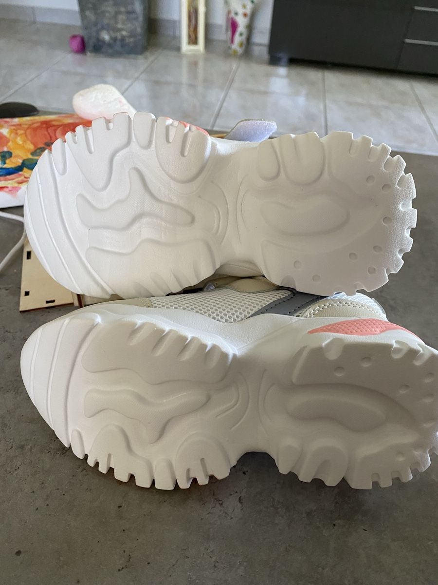 Scarpe per ragazze: Sketcher Mädchen 28  NEU – Nuovo e nell'imballaggio originale da Roggwil TG venduto da Strick-Fee 2