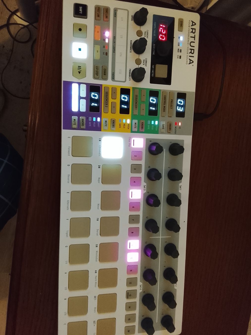 Arturia Strumenti musicali: ARTURIA BEATSTEP PRO  – Nuovo (secondo la descrizione) da Bulle venduto da des_7slw 2