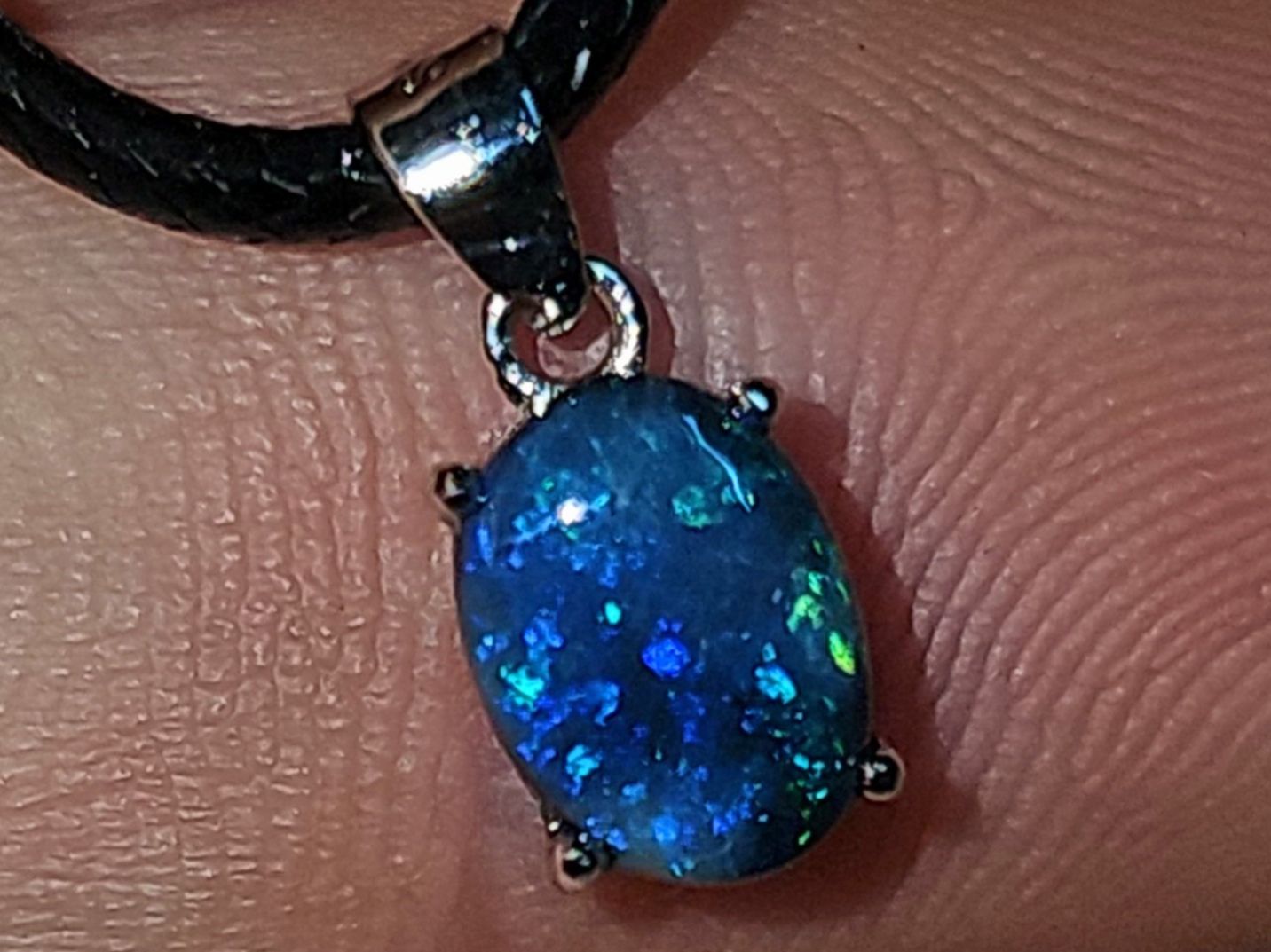 Edelsteine: Natürlicher australischer Blackopal Silber-Anhänger – Neu und originalverpackt aus Uerkheim von Winwinner