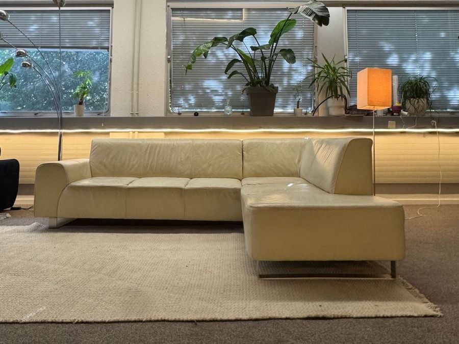 Sofas: Ecksofa aus Echtleder mit longchair creme – Gebraucht aus Fehraltorf von Sofalab.swiss