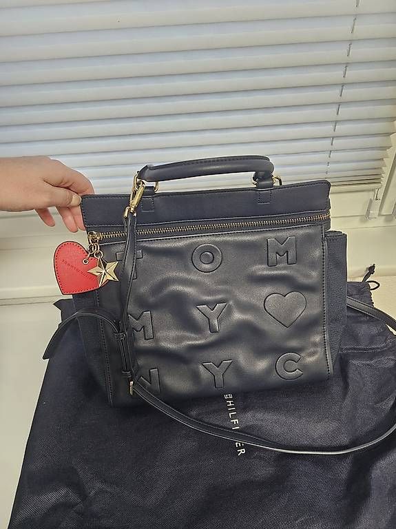 Borse da donna: Tommy Hilfiger Leder Handtasche – Usato da Möhlin venduto da luc_hlv7
