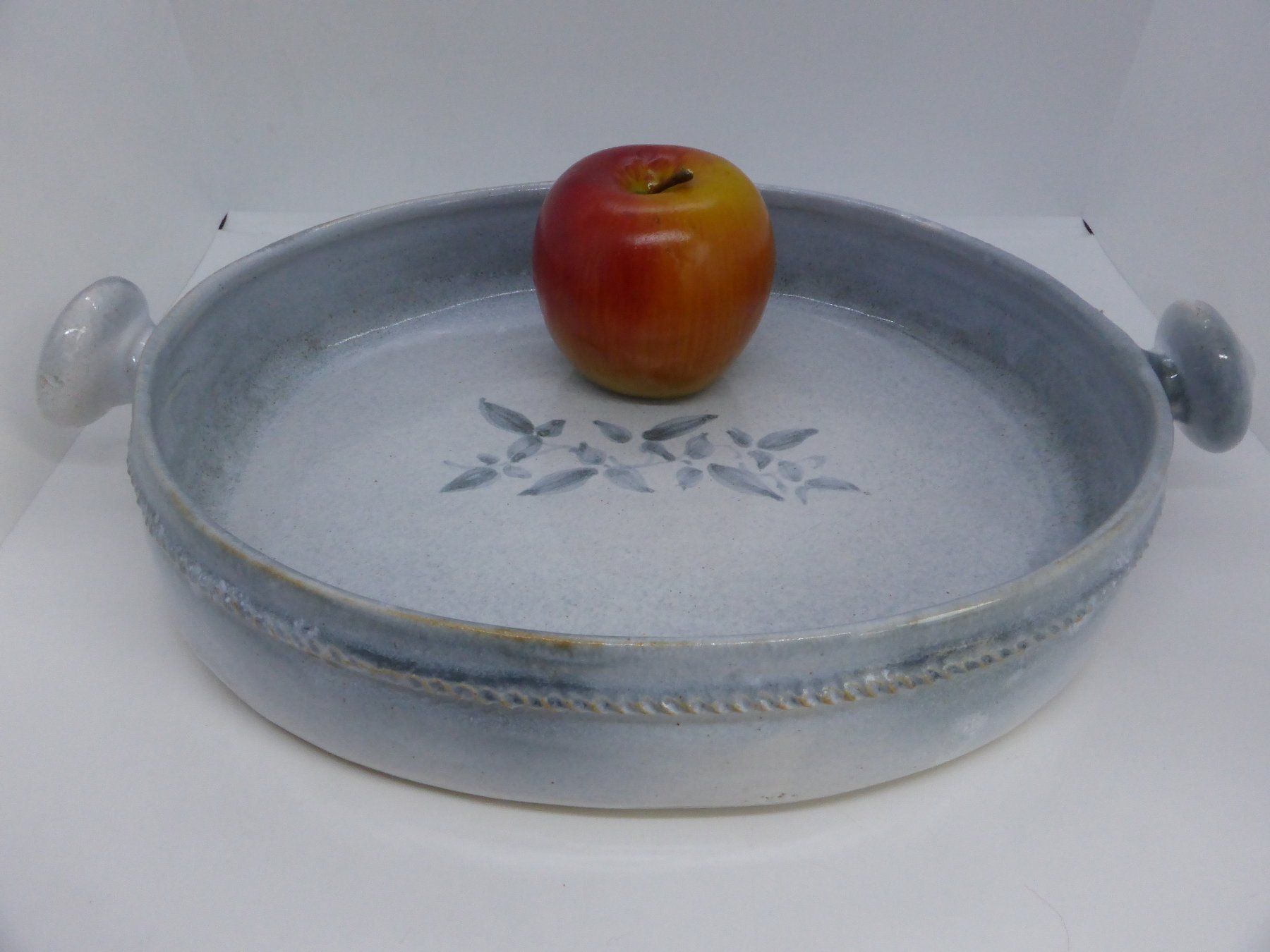 Servierplatten: Atelier ATCH Thierry et Chantal Robert plat à fruits en grès – Gebraucht aus Porrentruy von Kim017