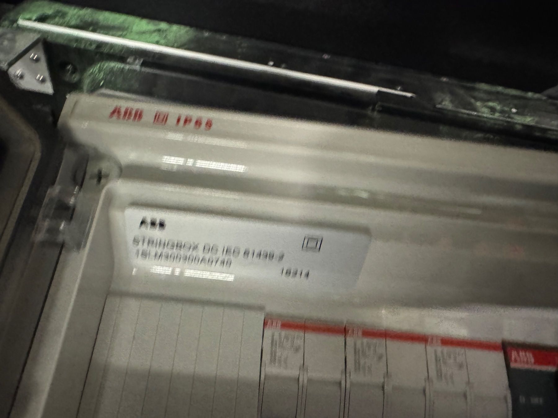Dispositivi a energia solare: ABB Solar Strangbox OVR Switch Einzelsicherung Demo – Nuovo (secondo la descrizione) da Eiken venduto da Skylight 3