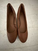 Braune Keilschuhe Gr. 38, neuwertig