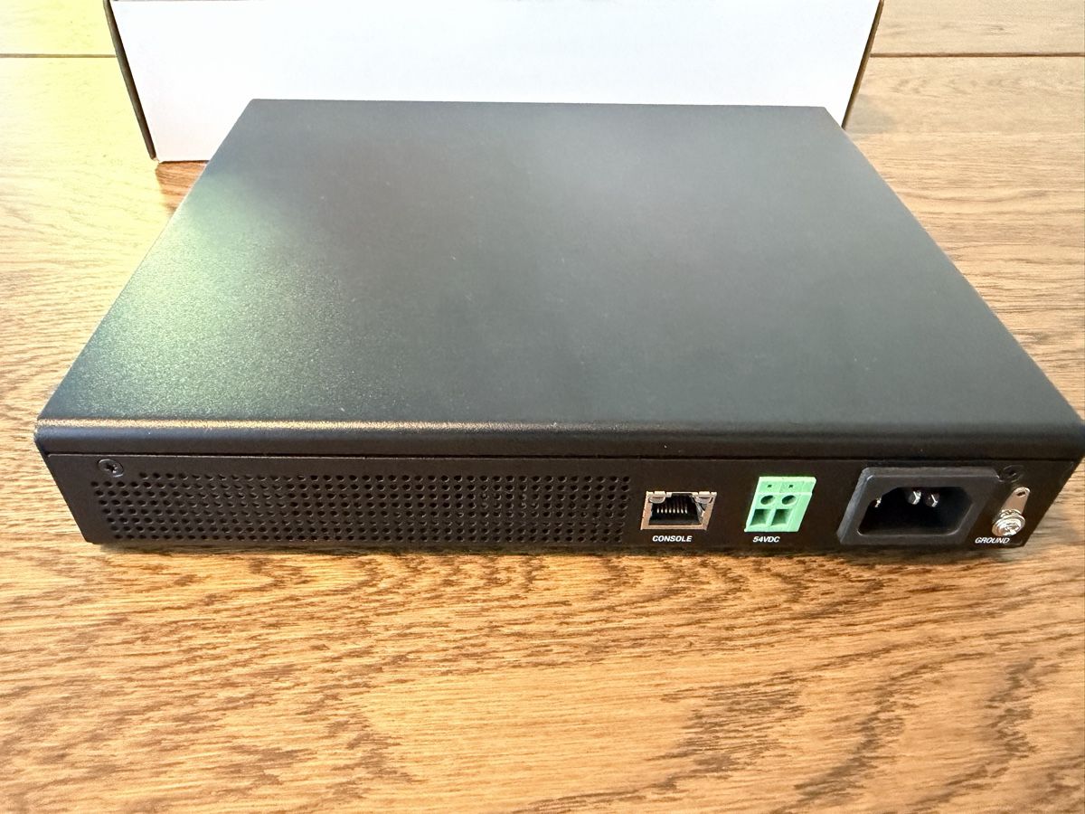 Ubiquiti Modems & Router: Ubiquiti EdgeSwitch 8 150W Network Switch, New – Gebraucht aus Freienbach von gio_cor 2