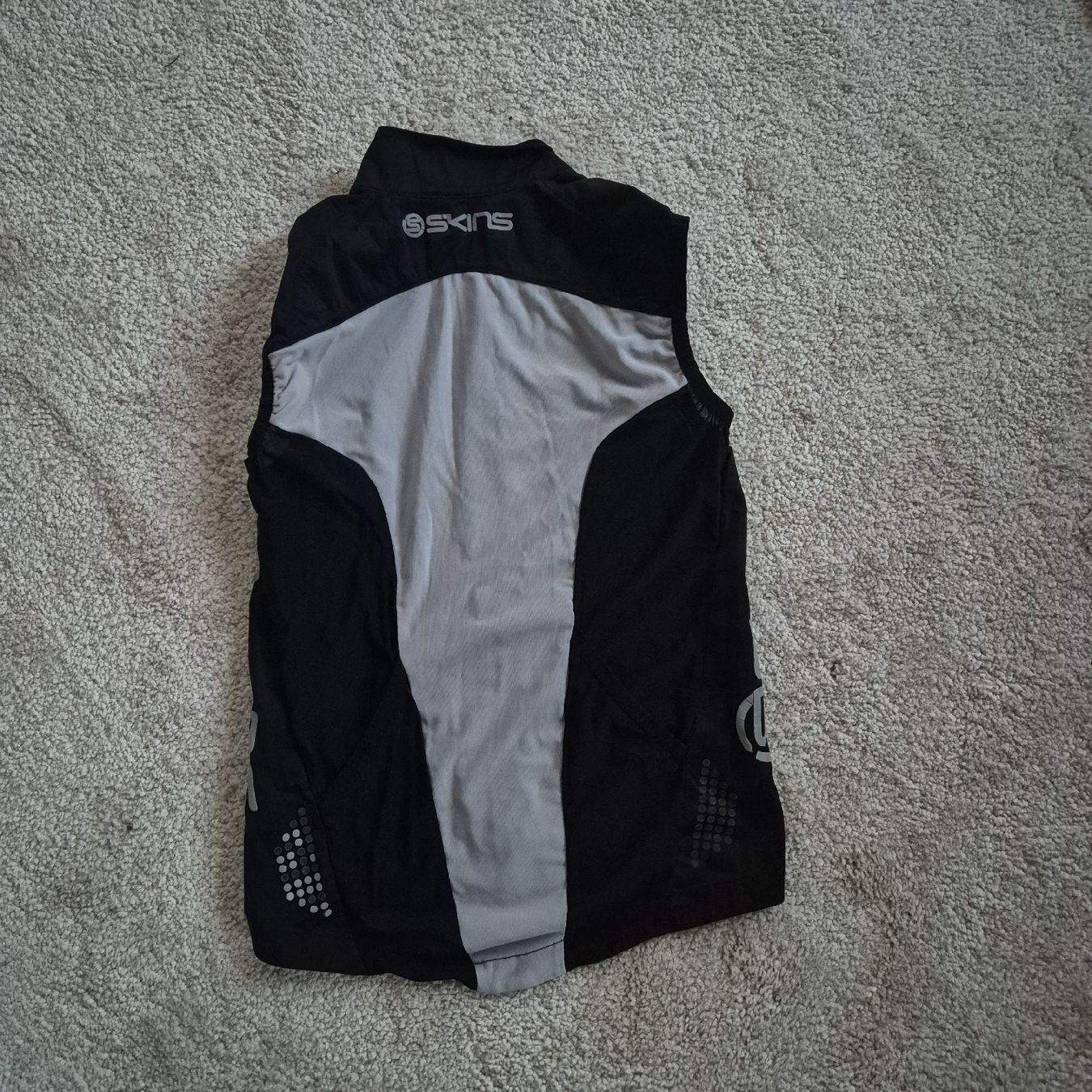 Skins Canottiere & Pantaloni: Fahrradweste von Skins – Usato da Steinhausen venduto da des_zv87 2