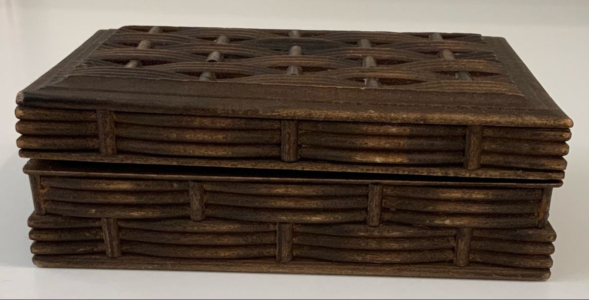 Barattoli: Boîte en bois sculpté – Usato da rolle venduto da Tontonjulot