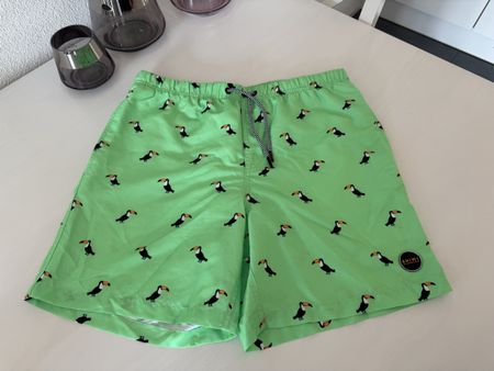 Badeshorts Shiwi M grün Pelikan neuwertig