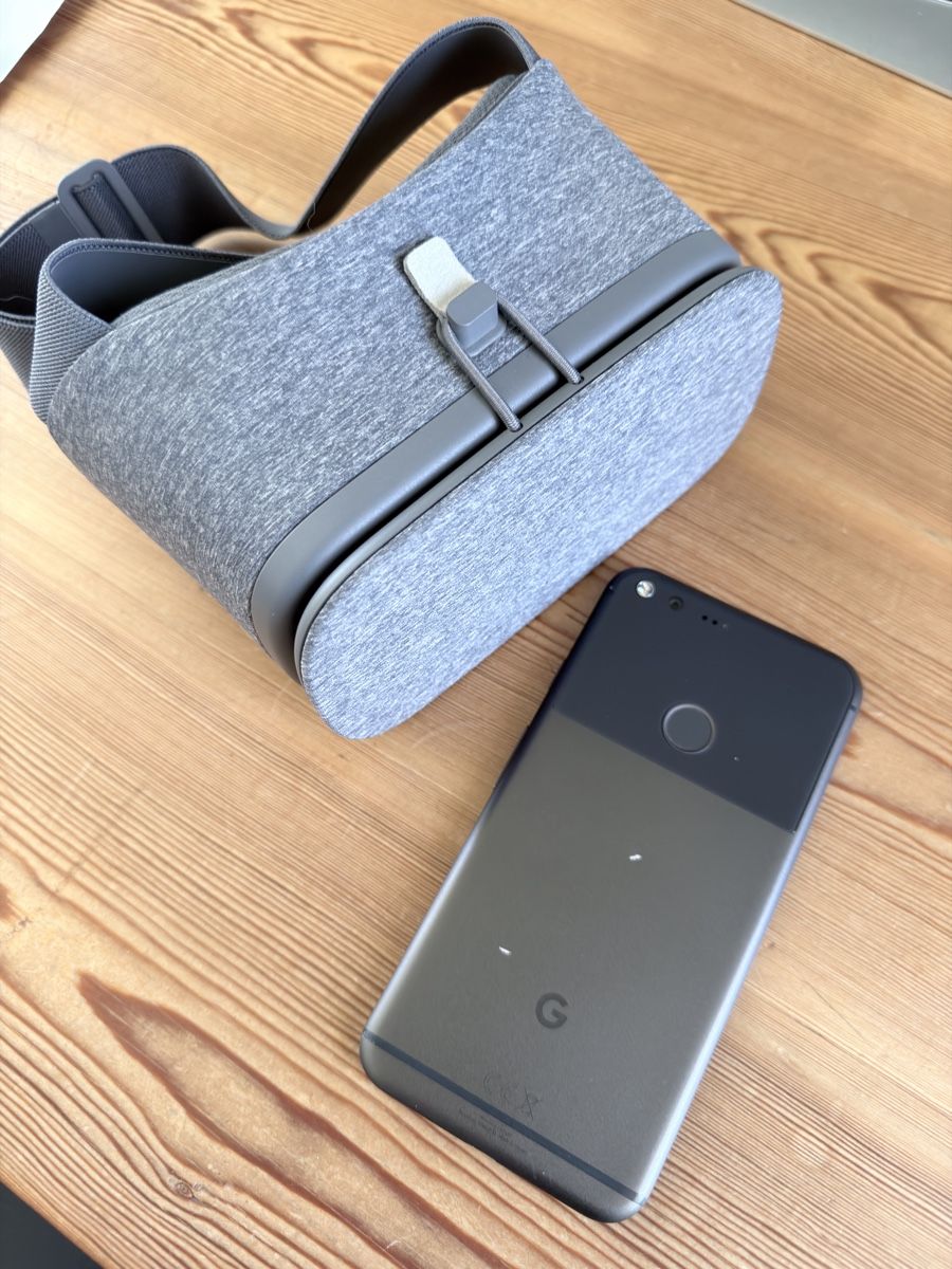 Google Telefoni cellulari / Smartphones: Google Pixel VR Set with Phone 32GB – Usato da Waldkirch venduto da ItaloFam