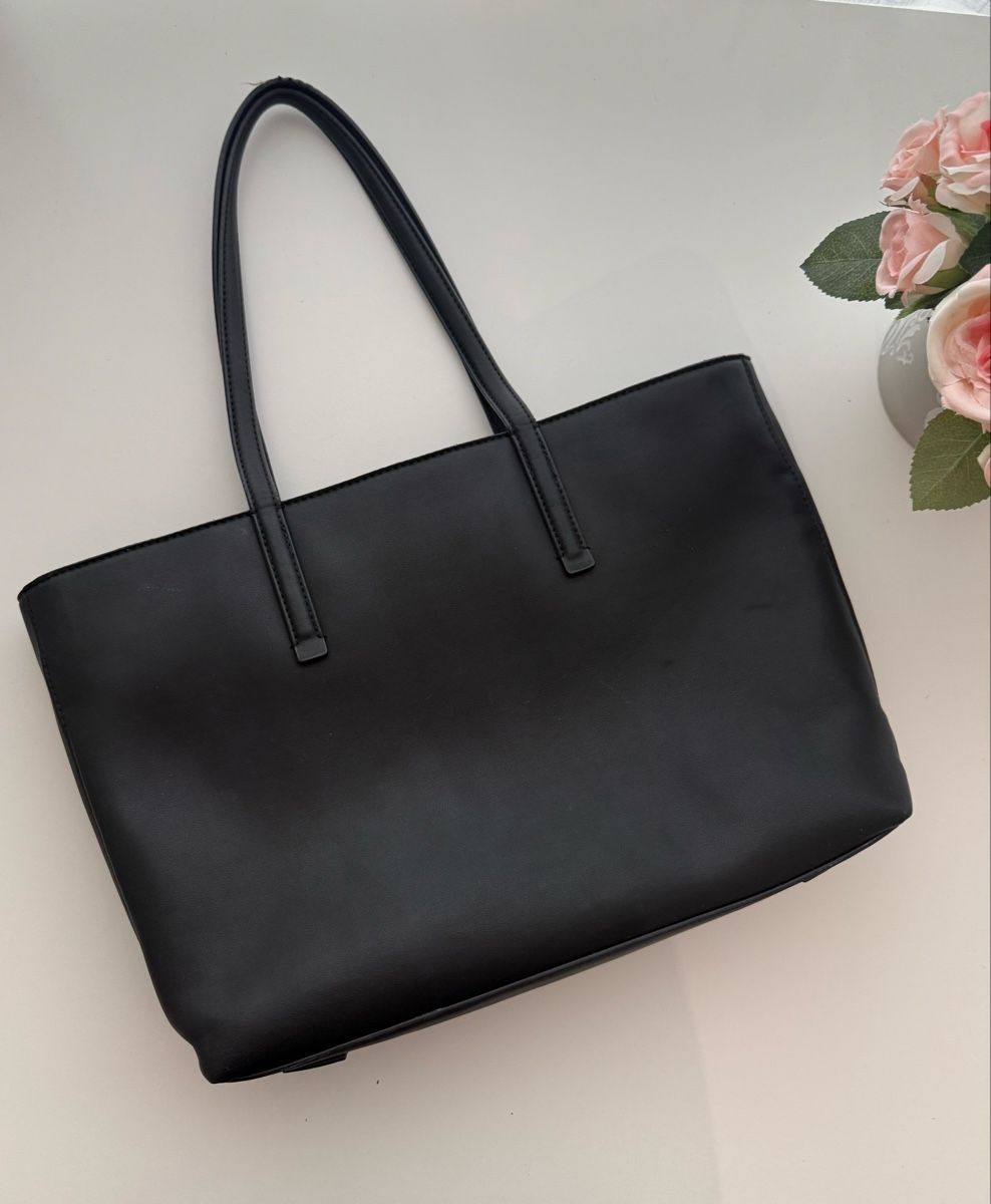 Calvin Klein Borse da donna: Calvin Klein Shopper Tasche schwarz Leder – Usato da Regensdorf venduto da Sirodtpycpvu 1