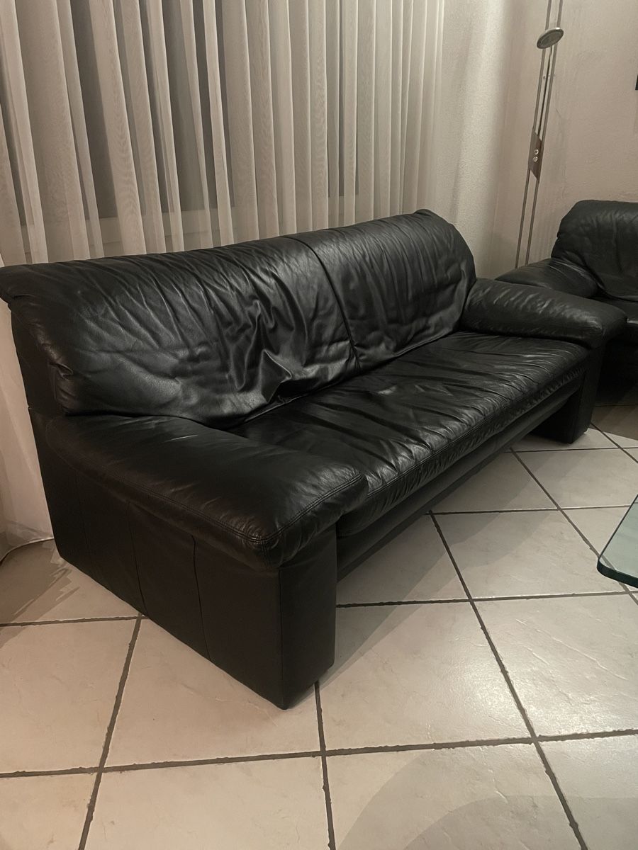 Divani: 2 Ledersofas schwarz – Usato da Landquart venduto da Dominik070