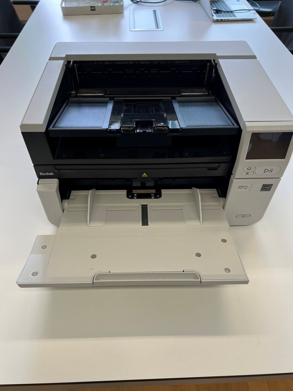 Kodak Scanner: Scanner Kodak S2085f with integrated flatbed – Usato da Zug venduto da dke_bkg6 1