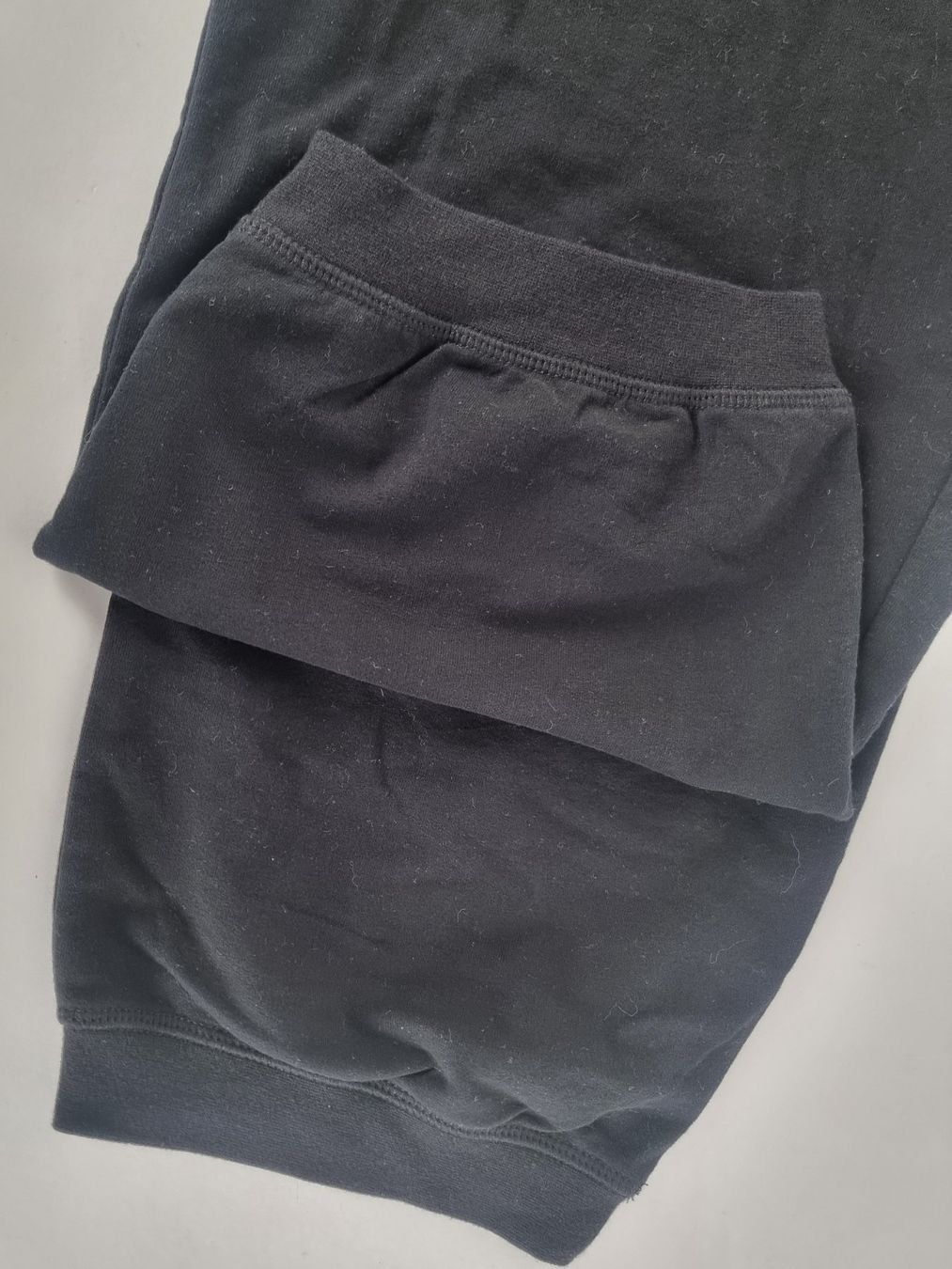 H&M Hosen: Gr. M Sporthose 3/4 schwarz – Gebraucht aus Sutz von Dalilea 3