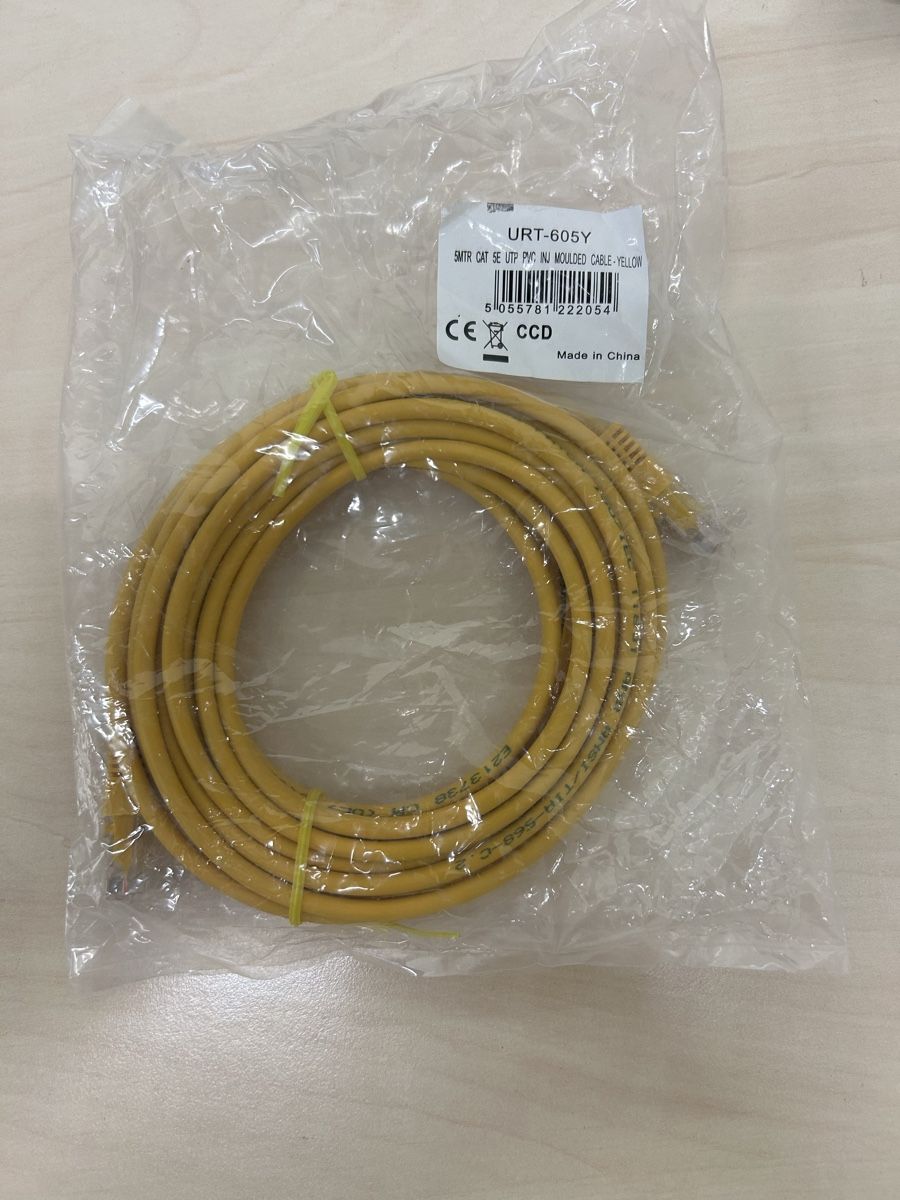 Cavi: Cable Ethernet Réseau 5 mètres neuf – Nuovo e nell'imballaggio originale da Villars-le-Terroir venduto da pla_8d6b