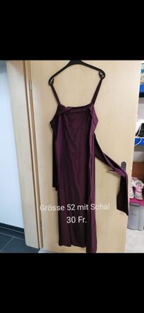 Abendkleid mit Schal Grösse 52