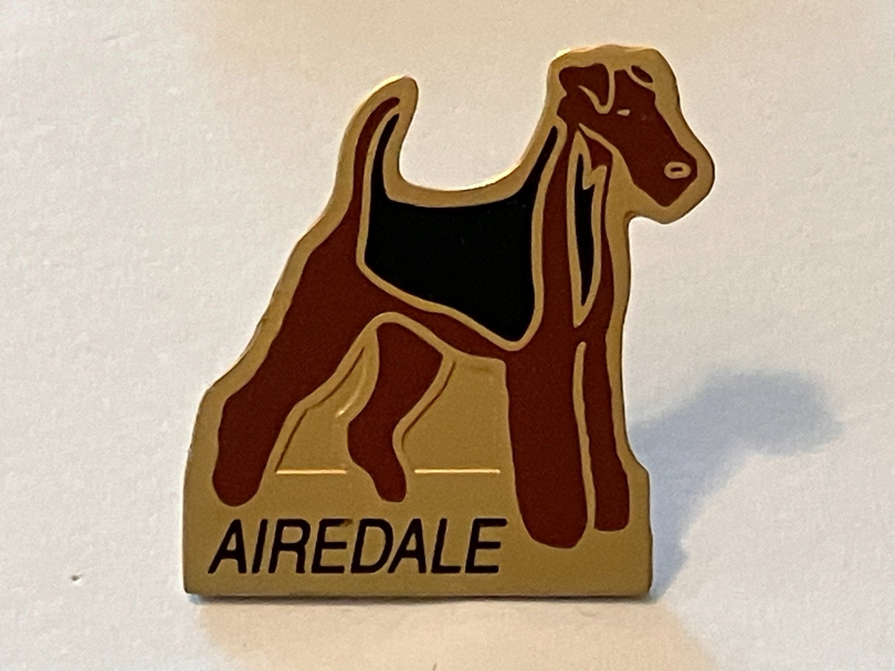 Plaquettes & Badges: 1 Pin Airedale – D'occasion à Basel par djwwpp