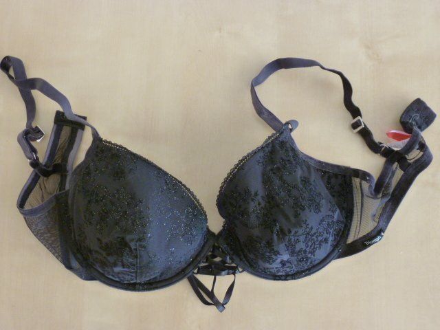 Altra biancheria intima: BH schwarz C 80 – Usato da Luzern venduto da Ankerli