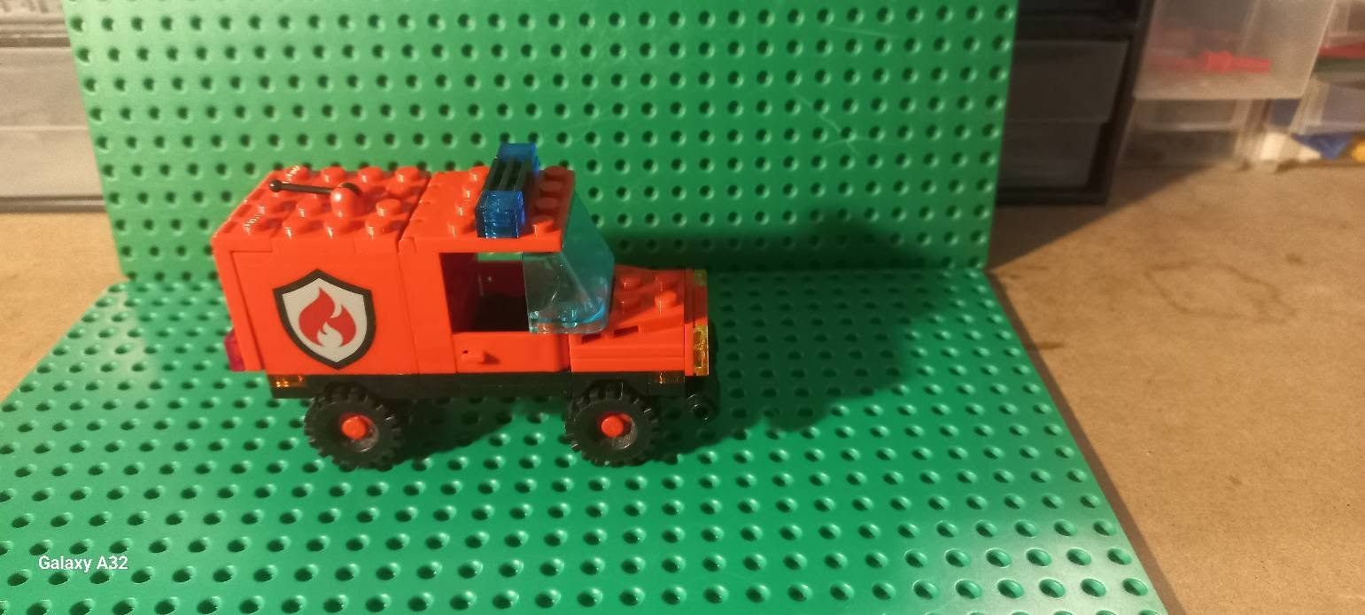 Lego Jouets: La jeep de pompier Lego – D'occasion à La tour de treme par Legocreation82 3