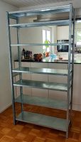 Stabiles Metall Steckregal mit 7 Blech-Tablaren (zerlegt)