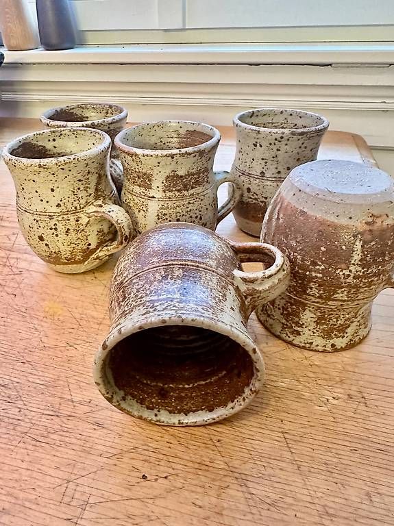 Set di piatti: Vintage Steingut Becher – Usato da Basel venduto da Katharina520741