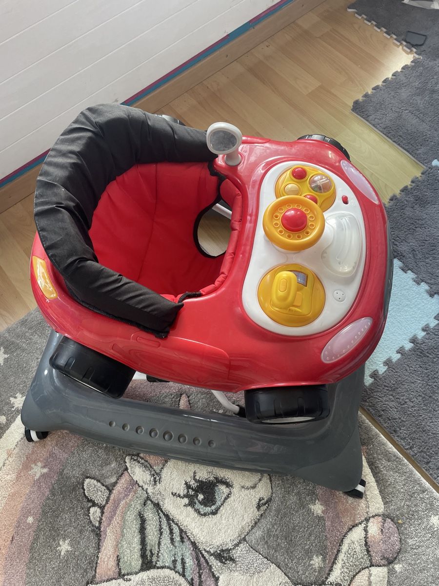 Fahrzeuge für Kinder: Baby Walker Lauflernhilfe Auto rot – Gebraucht aus Goldingen von FirebirdLady92
