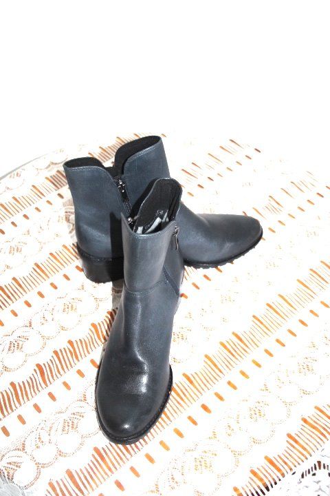 Chaussures femmes: Stiefeletten, Caprice Gr. 38 – D'occasion à Locarno par madame-tus-sauds 8