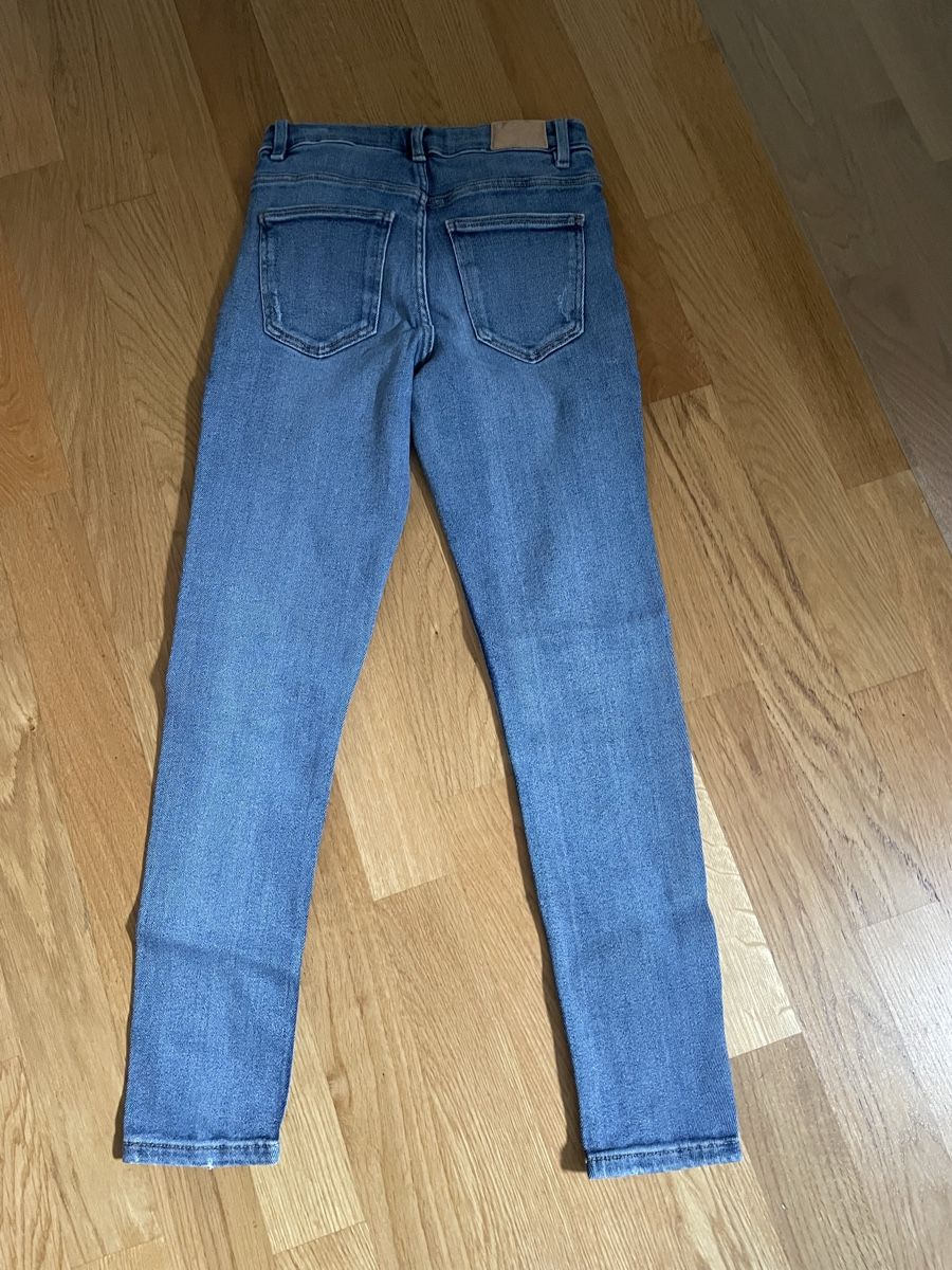 Zara Pantaloni: Jeans – Usato da Balgach venduto da sei_s6d7 1