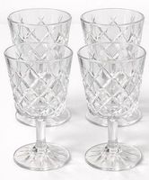 4 elegante Weingläser mit Schliffmuster