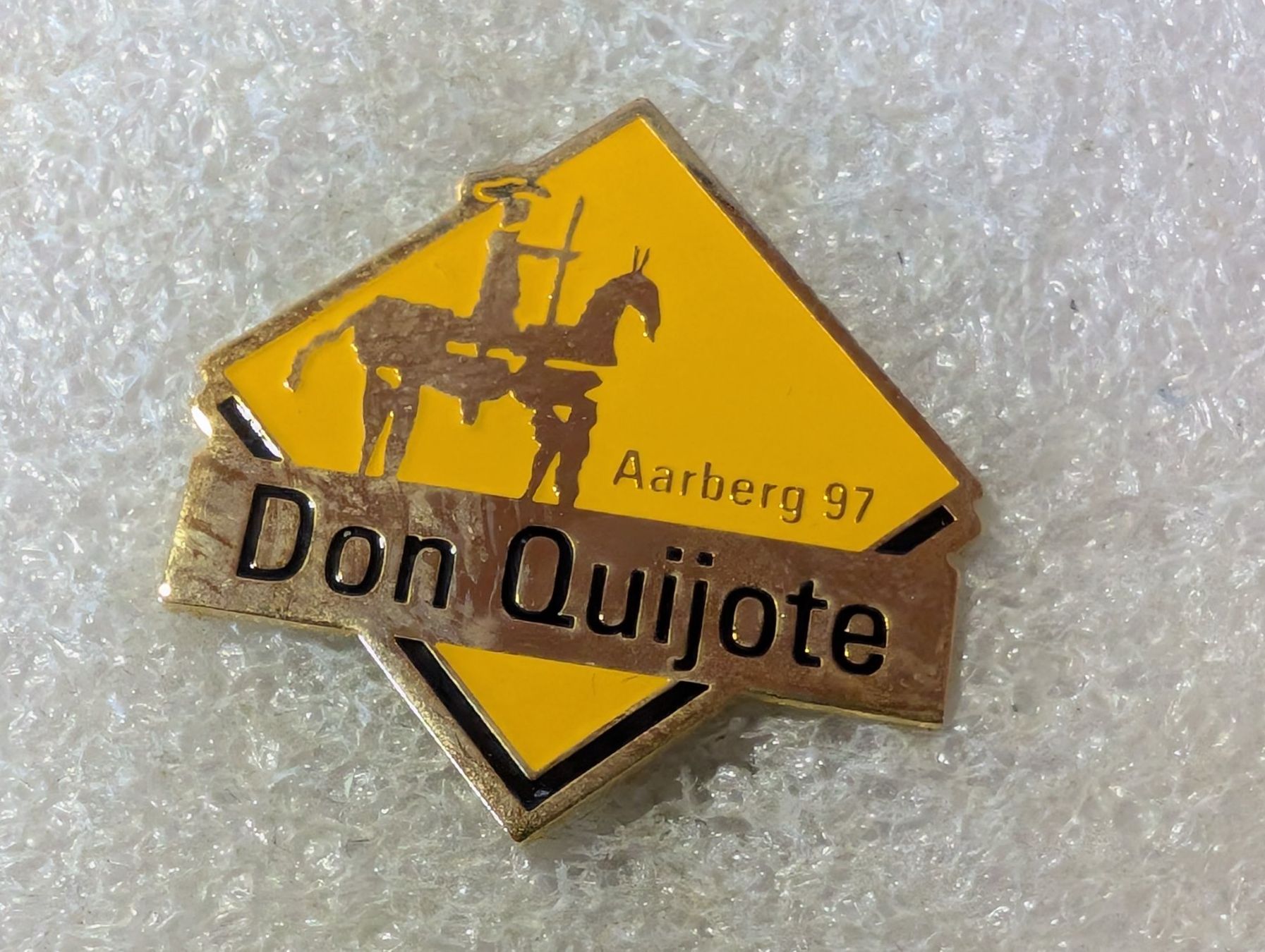 Placchette & Badge: Ansteckpin 172: Don Quiote – Usato da Oppligen venduto da Pin-Fall-Shop