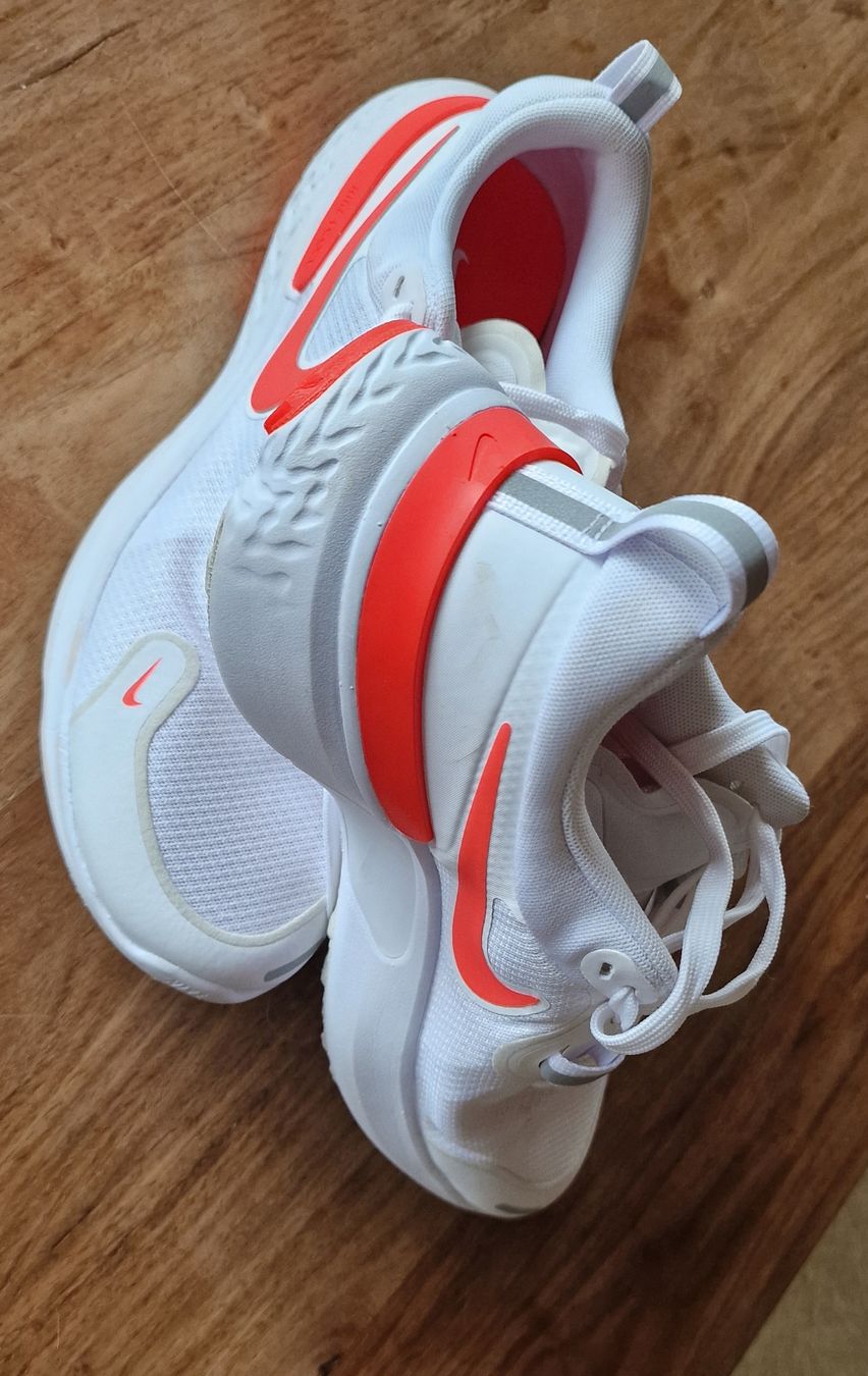 Nike Scarpe da uomo: Nike React Laufschuhe, weiss-orange, Grösse 41, Neu – Nuovo (secondo la descrizione) da Hinwil venduto da Sunnestraal