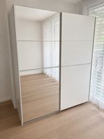 Kleiderschrank mit Schiebetüren & Spiegel – 205 / 179 / 62cm
