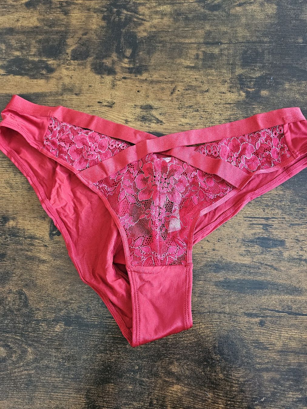 Hunkemöller Sonstige Unterwäsche: Slip Hunkemöller rot Gr.L – Neu und originalverpackt aus Basel von Semmel77